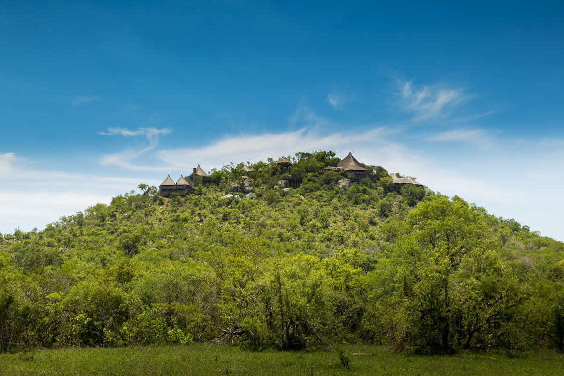 view_of_rock_lodge_from_base_1